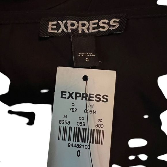 NWT! Express black halter jumpsuit. Size 0 - Picture 4 of 14